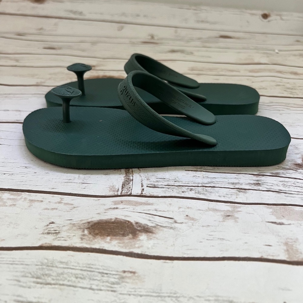 Gurus Forest Green Natural Rubber Khadau Flip Flop 
Size M - US 9-10W/7-8 M